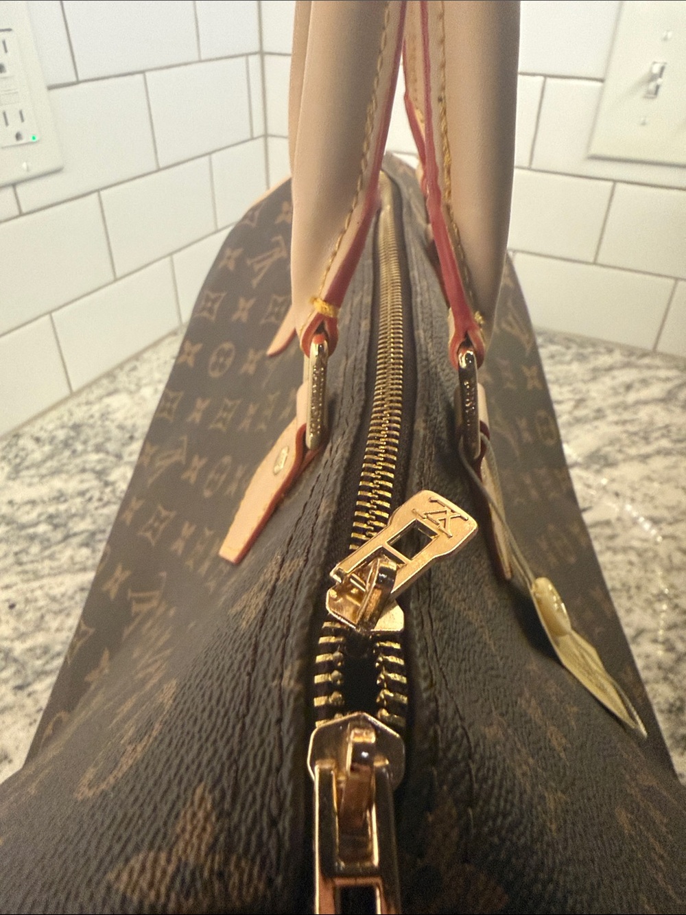 Handbag - Picture 4 of 13
